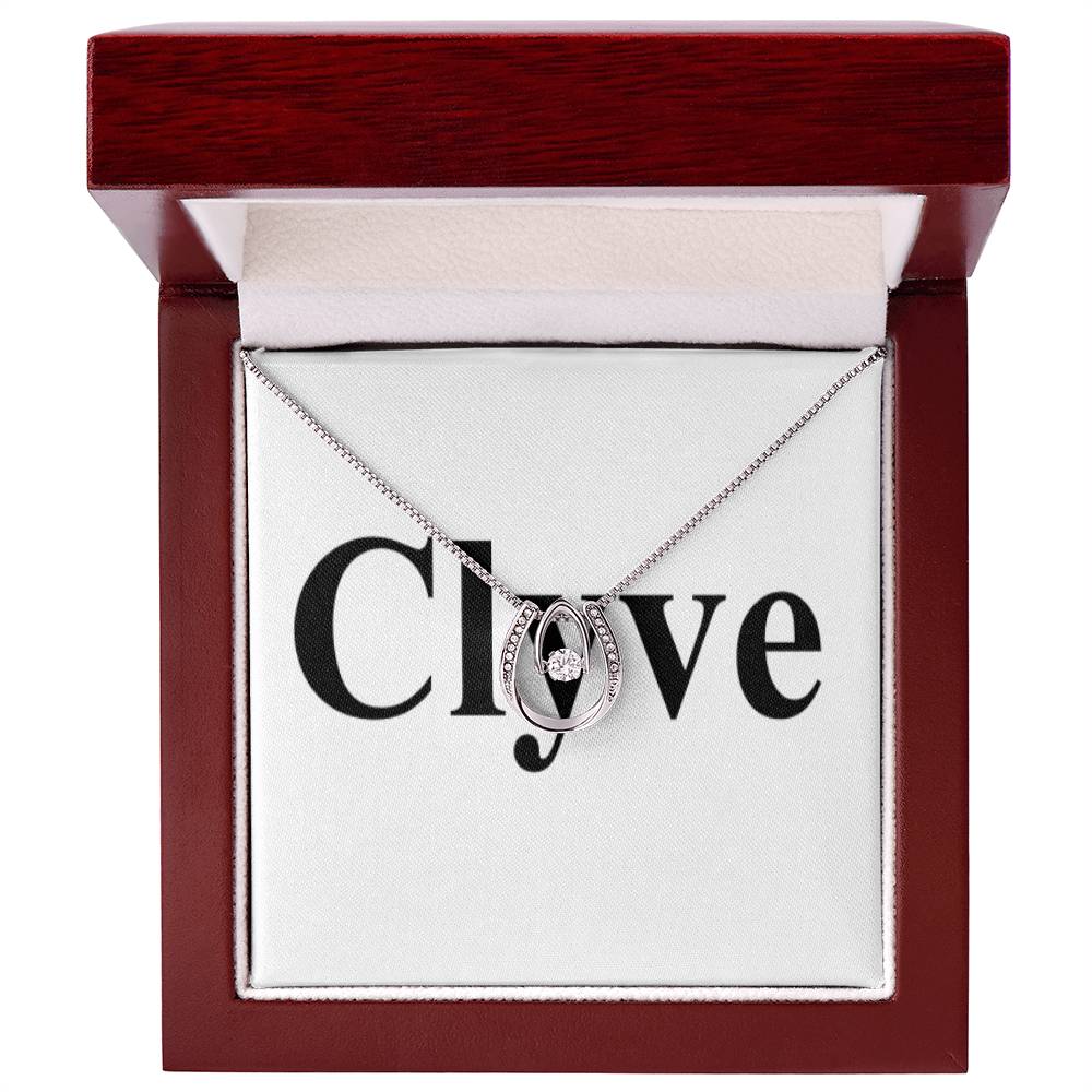 Lucky In Love Necklace - Clyve